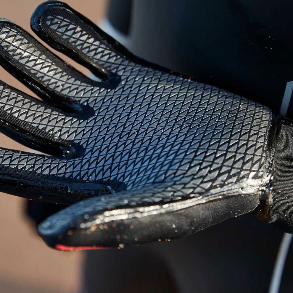 ZONE3 NEOPRENE HEAT-TECH 3.5MM SWIM GLOVES image 1