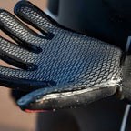 ZONE3 NEOPRENE HEAT-TECH 3.5MM SWIM GLOVES image 1