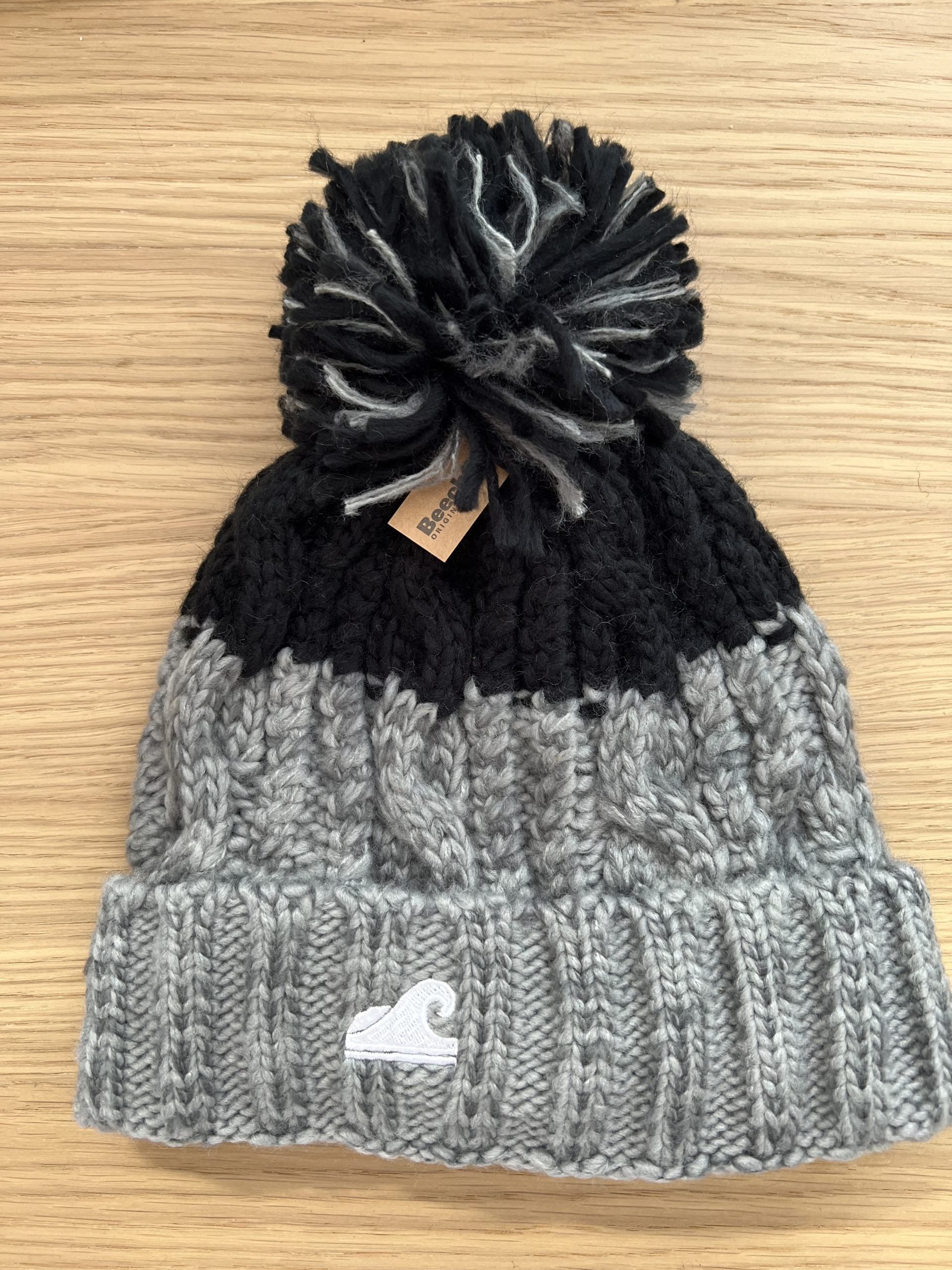 Umiko Wave Collection - Apres Beanie Grey / Black image 0